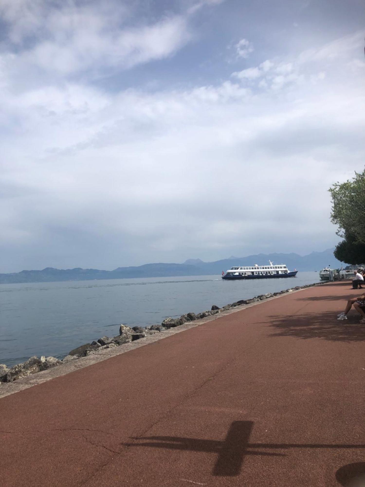 Hotel Continental Evian-les-Bains Ngoại thất bức ảnh