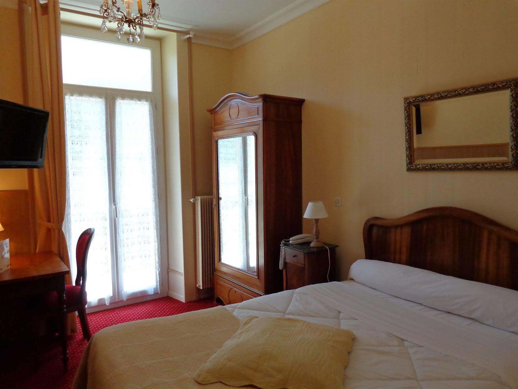Hotel Continental Evian-les-Bains Ngoại thất bức ảnh