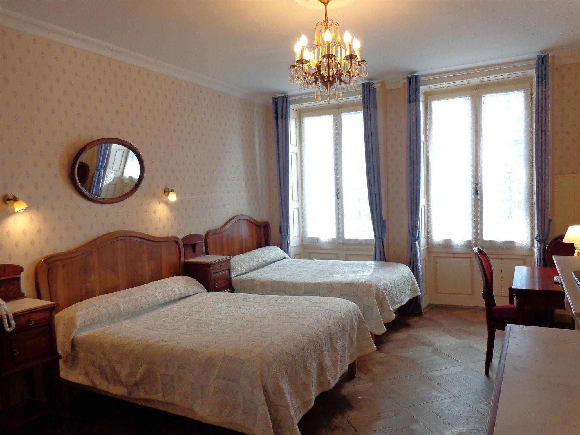 Hotel Continental Evian-les-Bains Ngoại thất bức ảnh